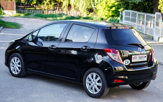 Toyota Yaris cena 32900 przebieg: 180598, rok produkcji 2012 z Radom małe 704